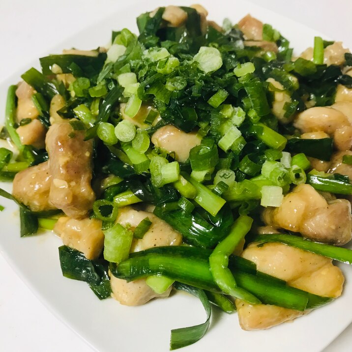 ご飯が進む！鶏もも肉とニラの味噌マヨ炒め♫